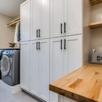 Laundry cabinet